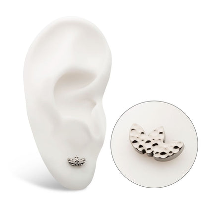 Invictus Titanium Threadless Hammered Marquise 3-Cluster Top